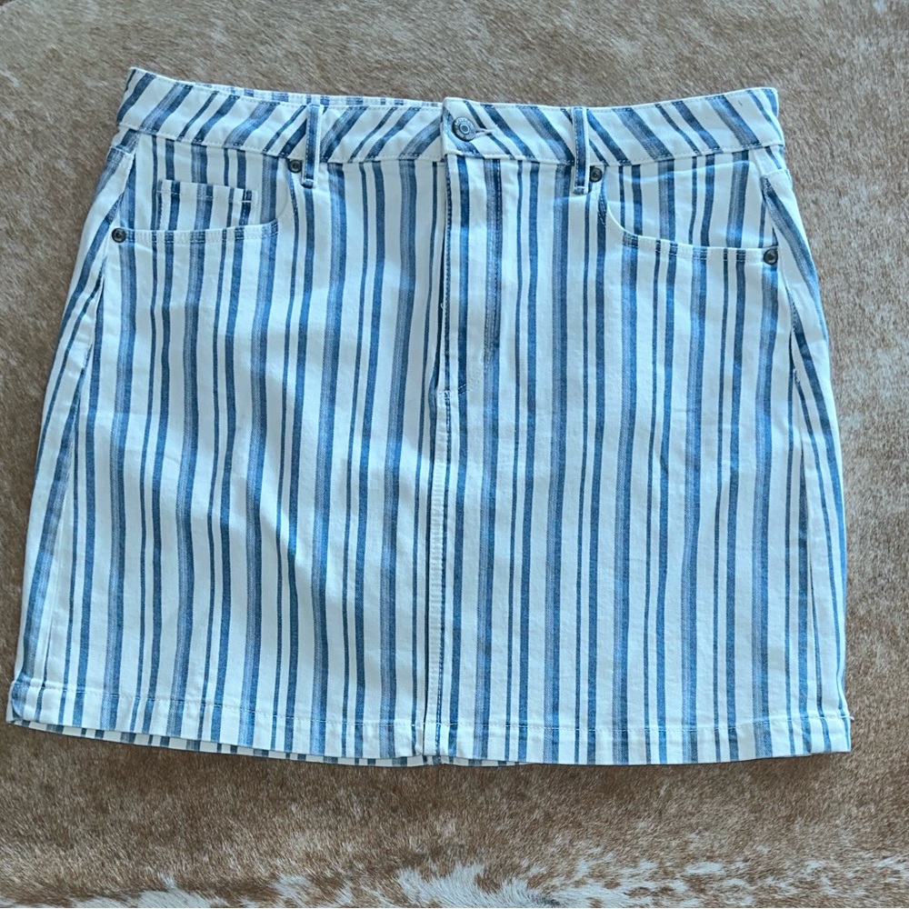 Loft skirt sz 12